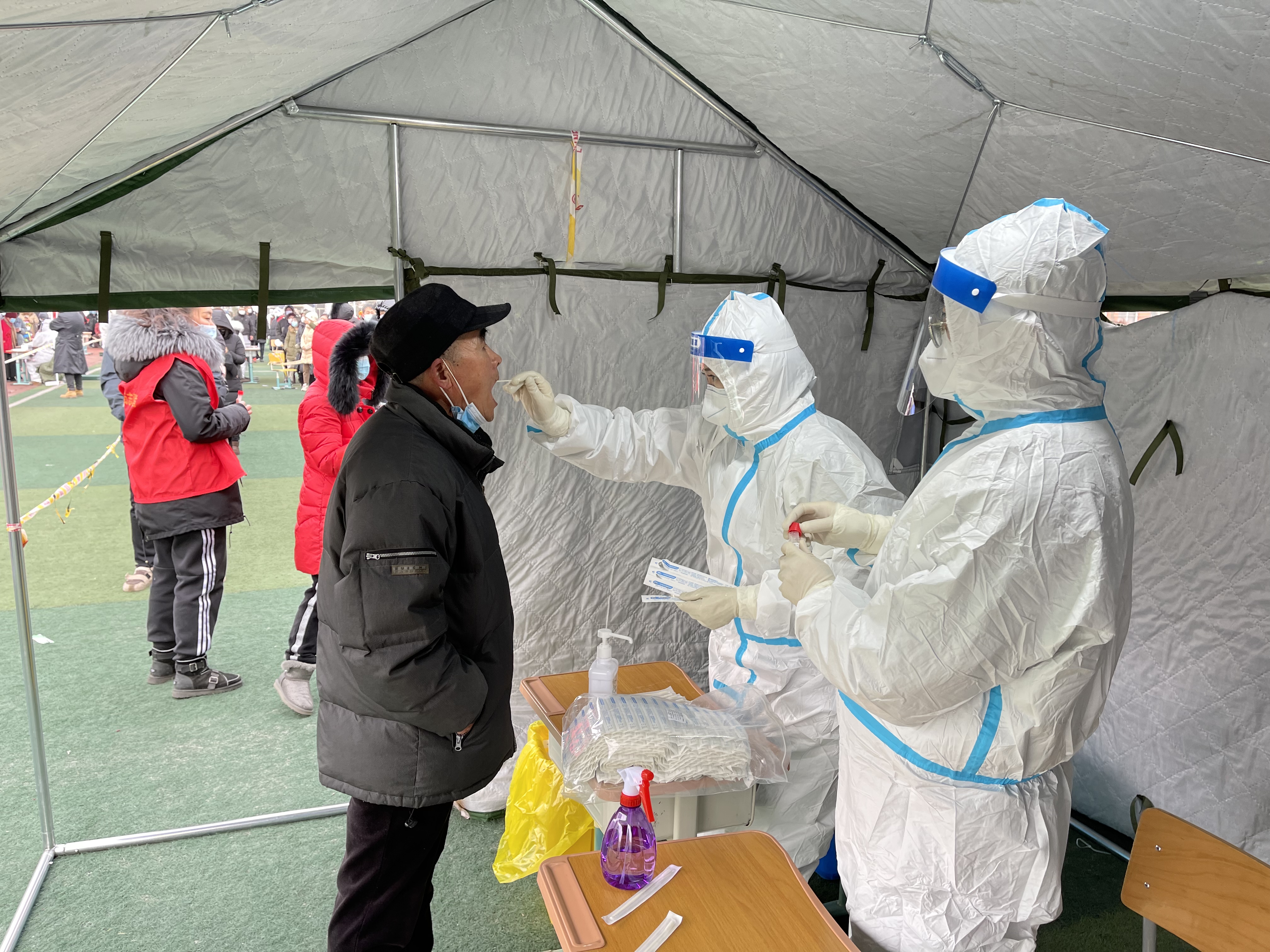 东丽区第二轮全员核酸检测采样工作全面展开