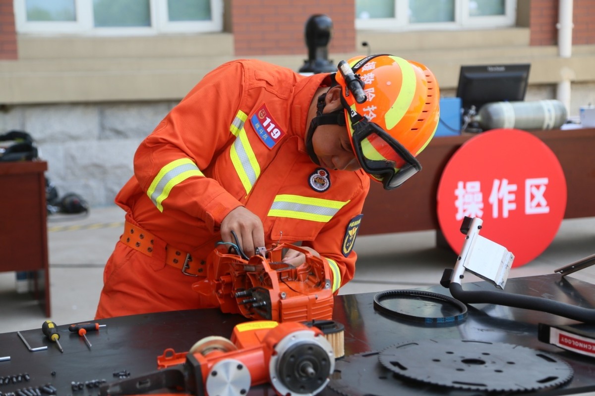 消防装备维护员李瑞兴刻苦钻研精益求精