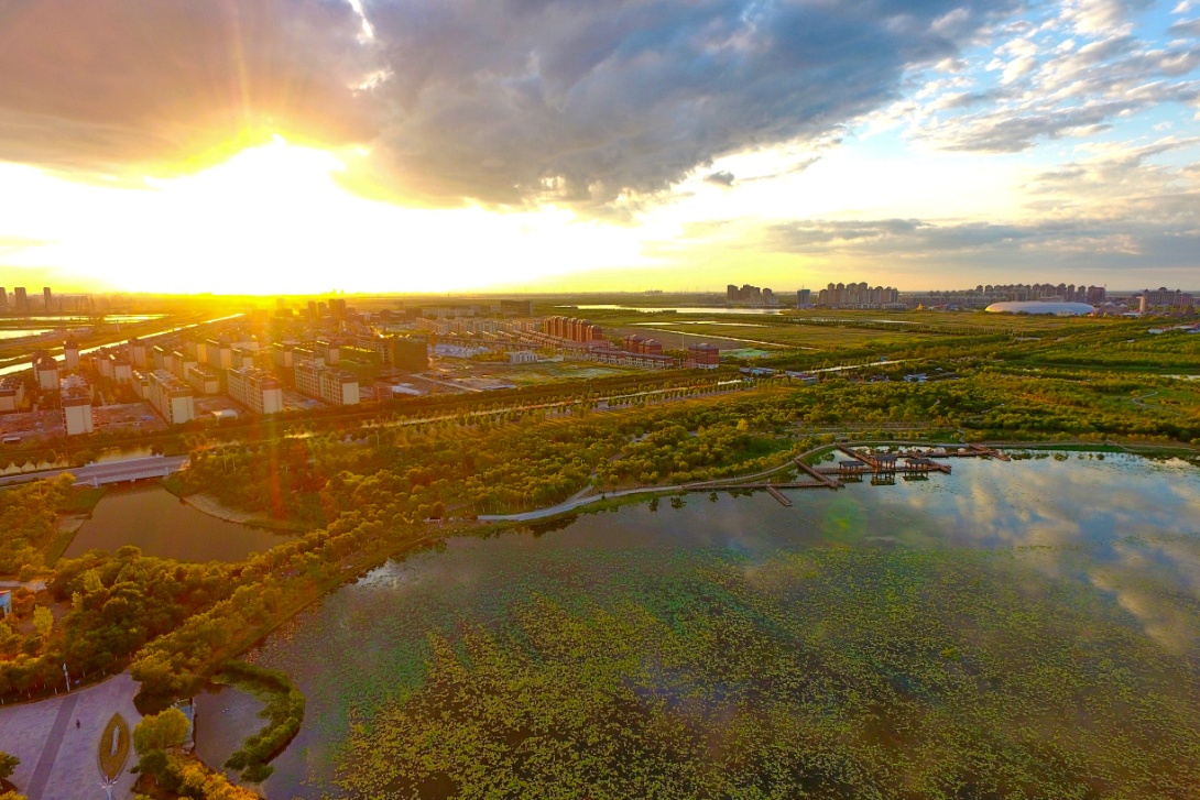 秋日东丽湖暮色惹人醉